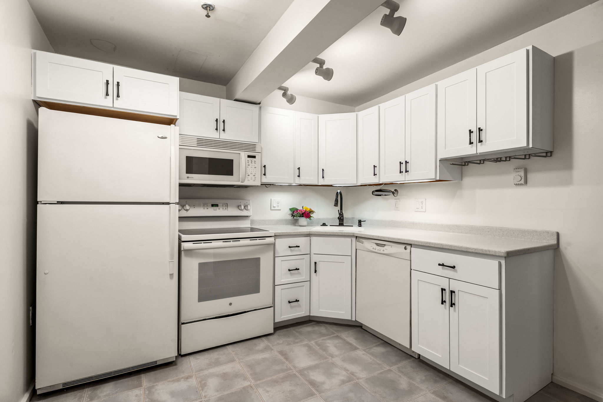 9 Fleet St, Portsmouth, NH 03801, USA Photo 24