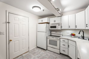 9 Fleet St, Portsmouth, NH 03801, USA Photo 24