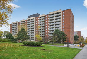 9 Four Winds Dr, Toronto ON