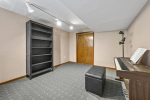  Photo 33