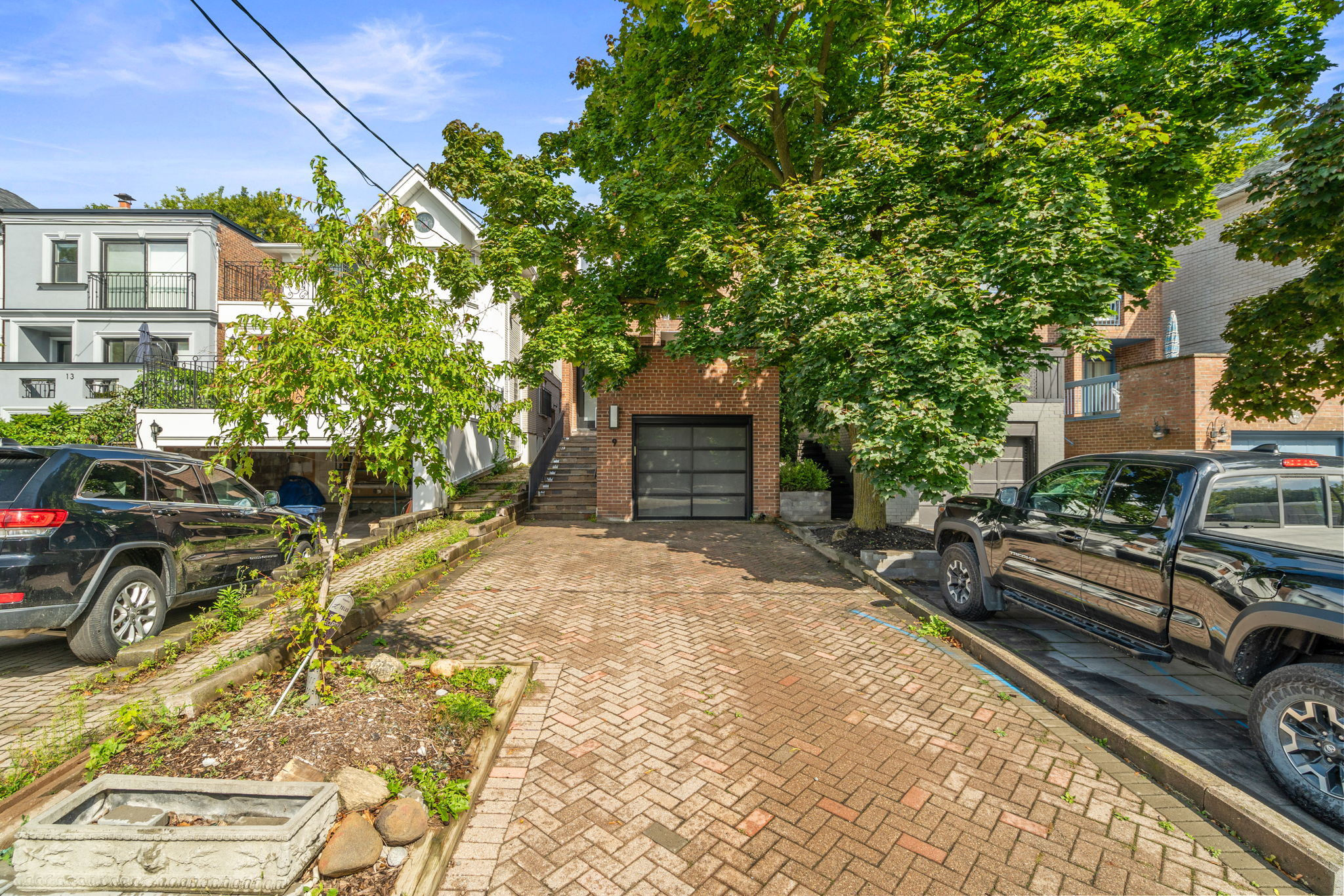 9 Gilgorm Rd Toronto, ON M5N 2M4