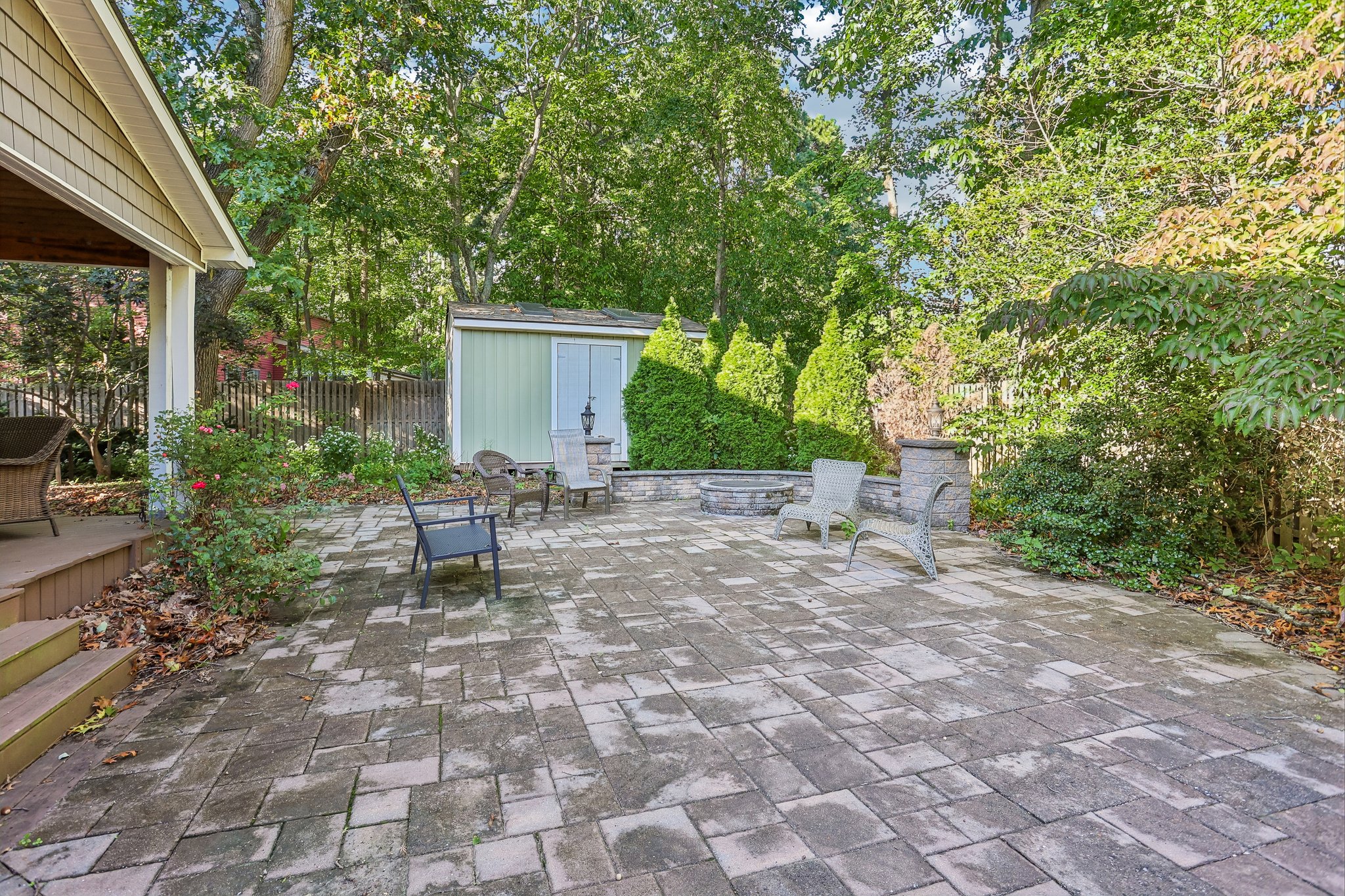 Glenforest Dr-S0210-046.jpg