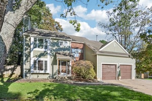 Glenforest Dr-S0210-003.jpg