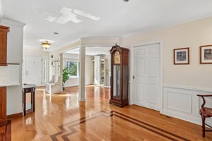 Glenforest Dr-S0210-007.jpg