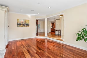 Glenforest Dr-S0210-010.jpg