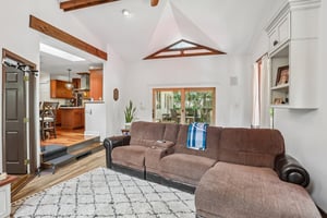 Glenforest Dr-S0210-014.jpg