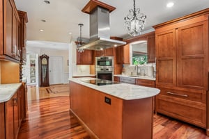 Glenforest Dr-S0210-018.jpg