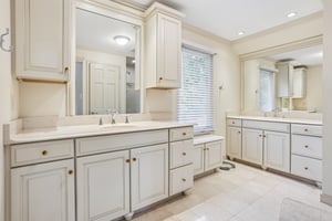 Glenforest Dr-S0210-030.jpg