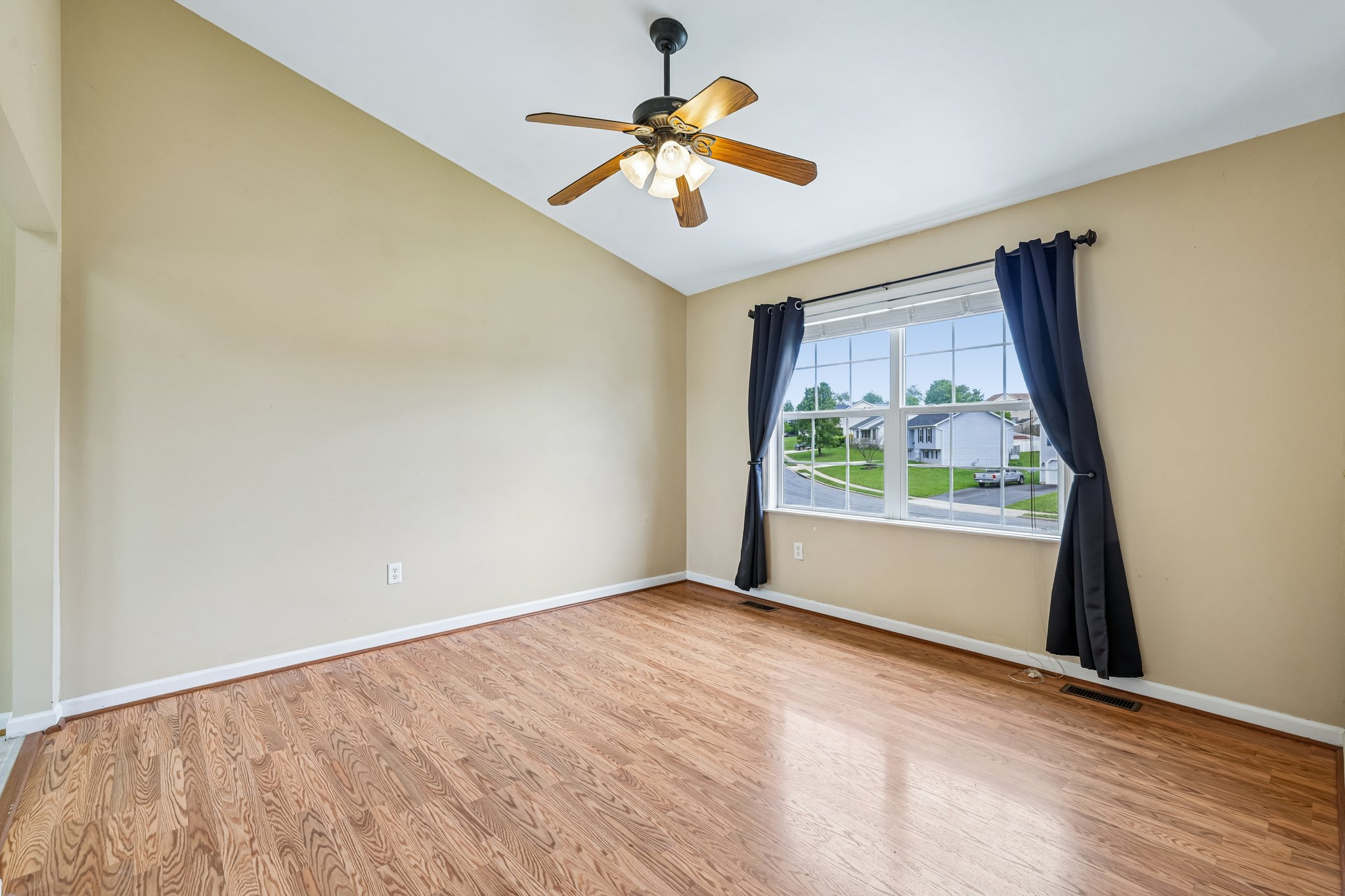 Heritage Ln-S0805-009.jpg