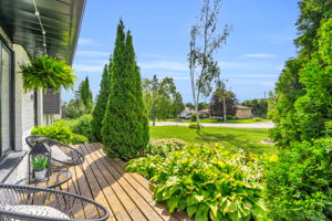 Front Porch/Entrance