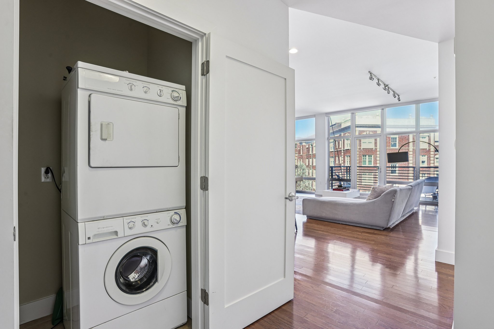 N Euclid Ave-S1903-013.jpg