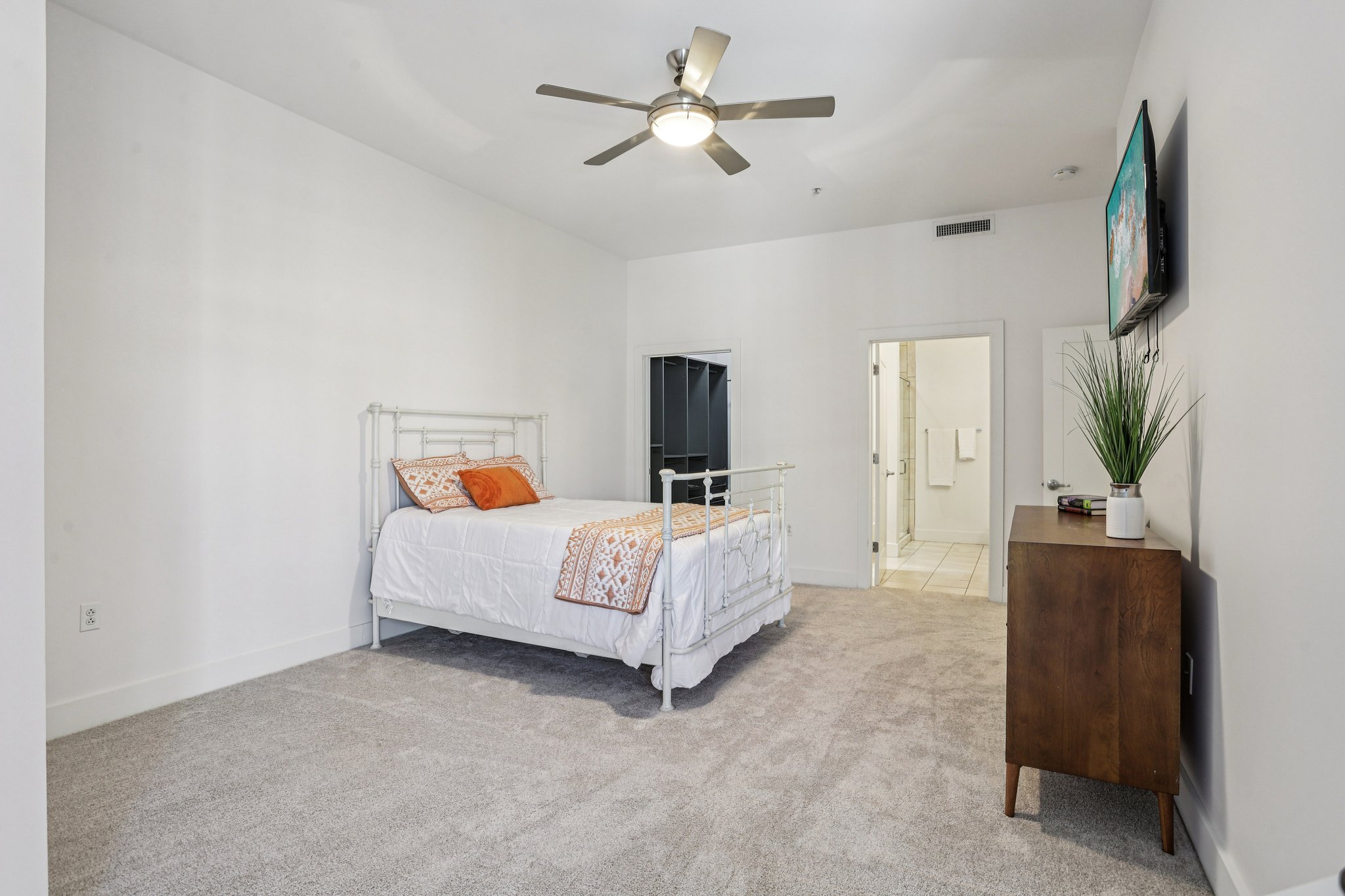 N Euclid Ave-S1903-020.jpg