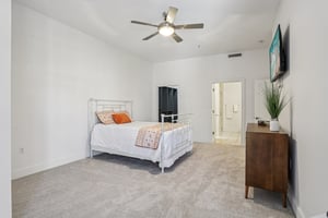 N Euclid Ave-S1903-020.jpg