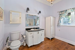  Photo 44