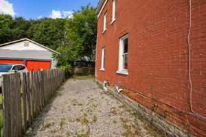  Photo 32