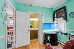 9 Old Market St-S1202-027.jpg