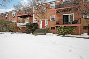 9 Oxford Ct 7908-S0603-002.jpg