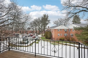 9 Oxford Ct 7908-S0603-031.jpg