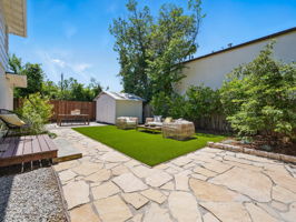  Photo 23