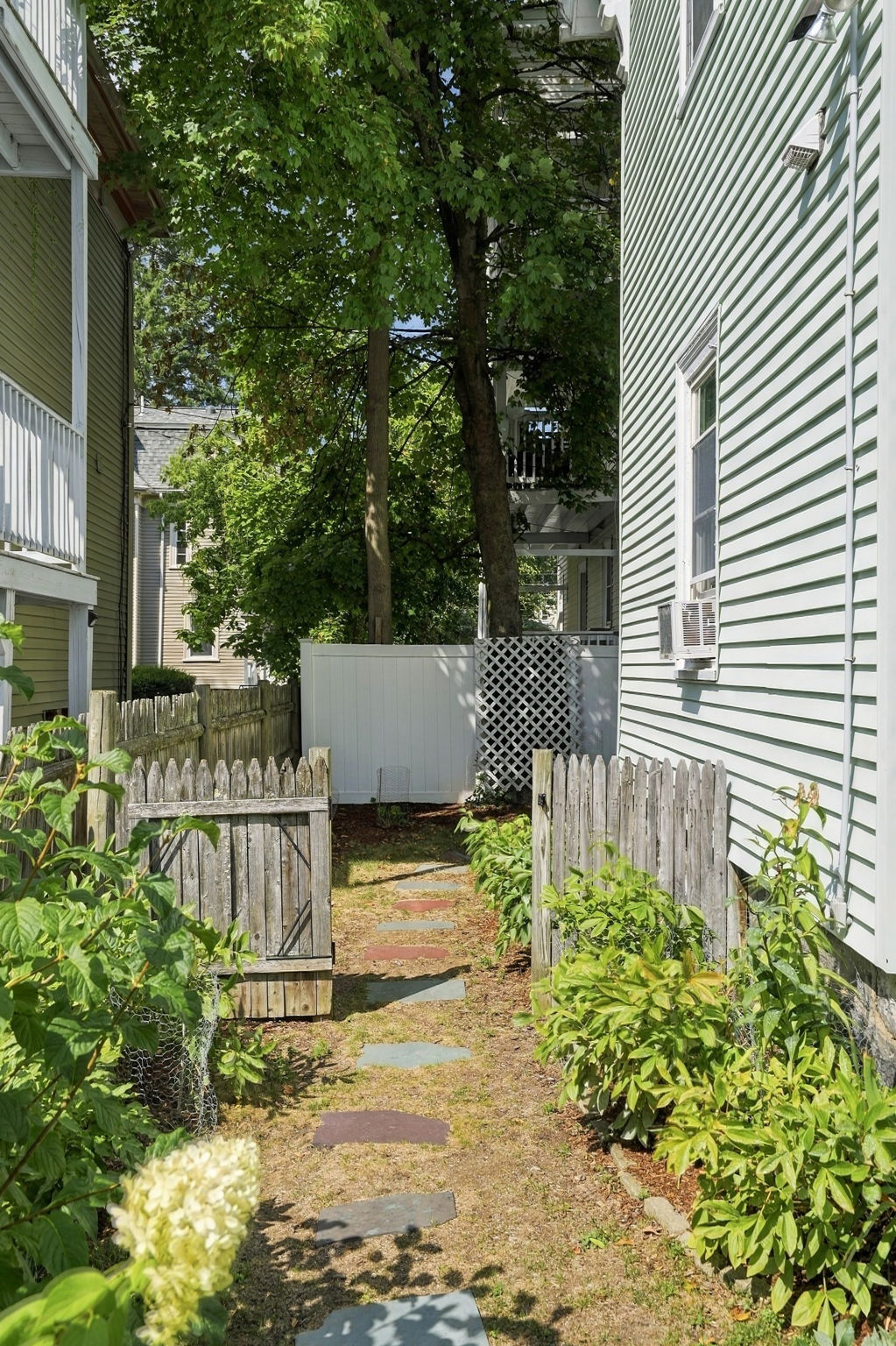  Photo 32