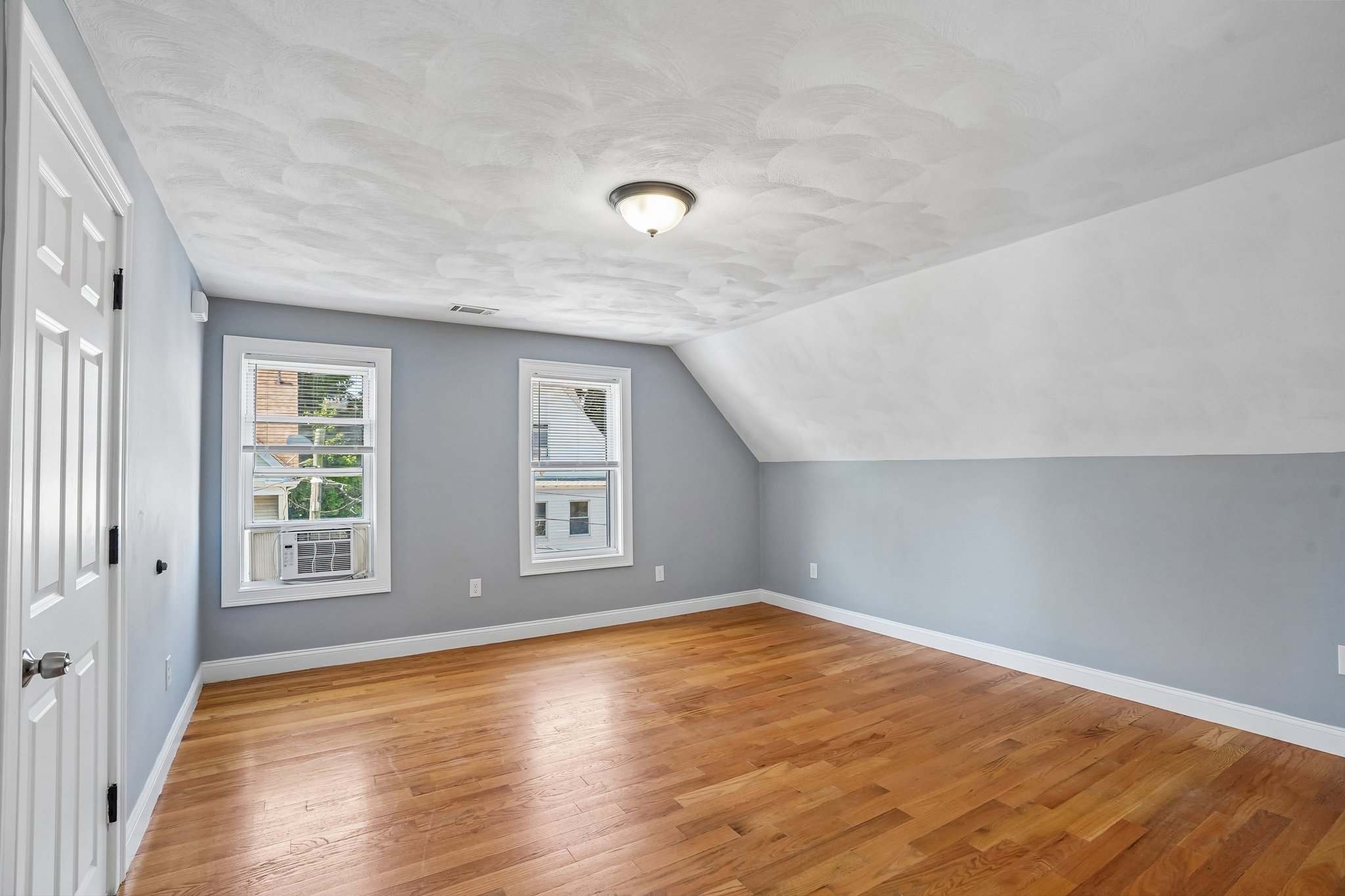 Porter St unit 3-S2807-009.jpg