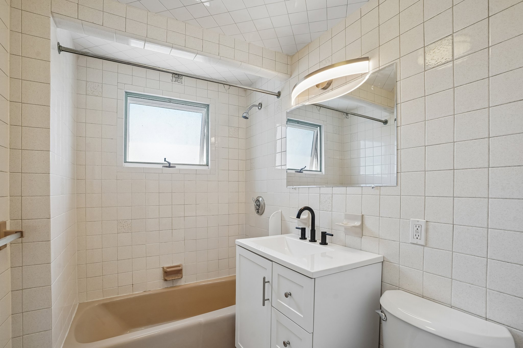 Porter St unit 3-S2807-013.jpg