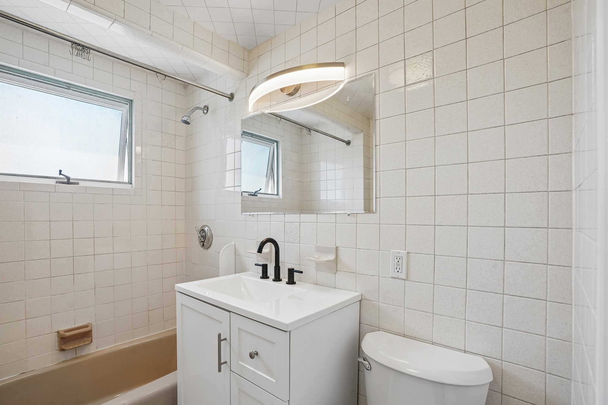 Porter St unit 3-S2807-014.jpg