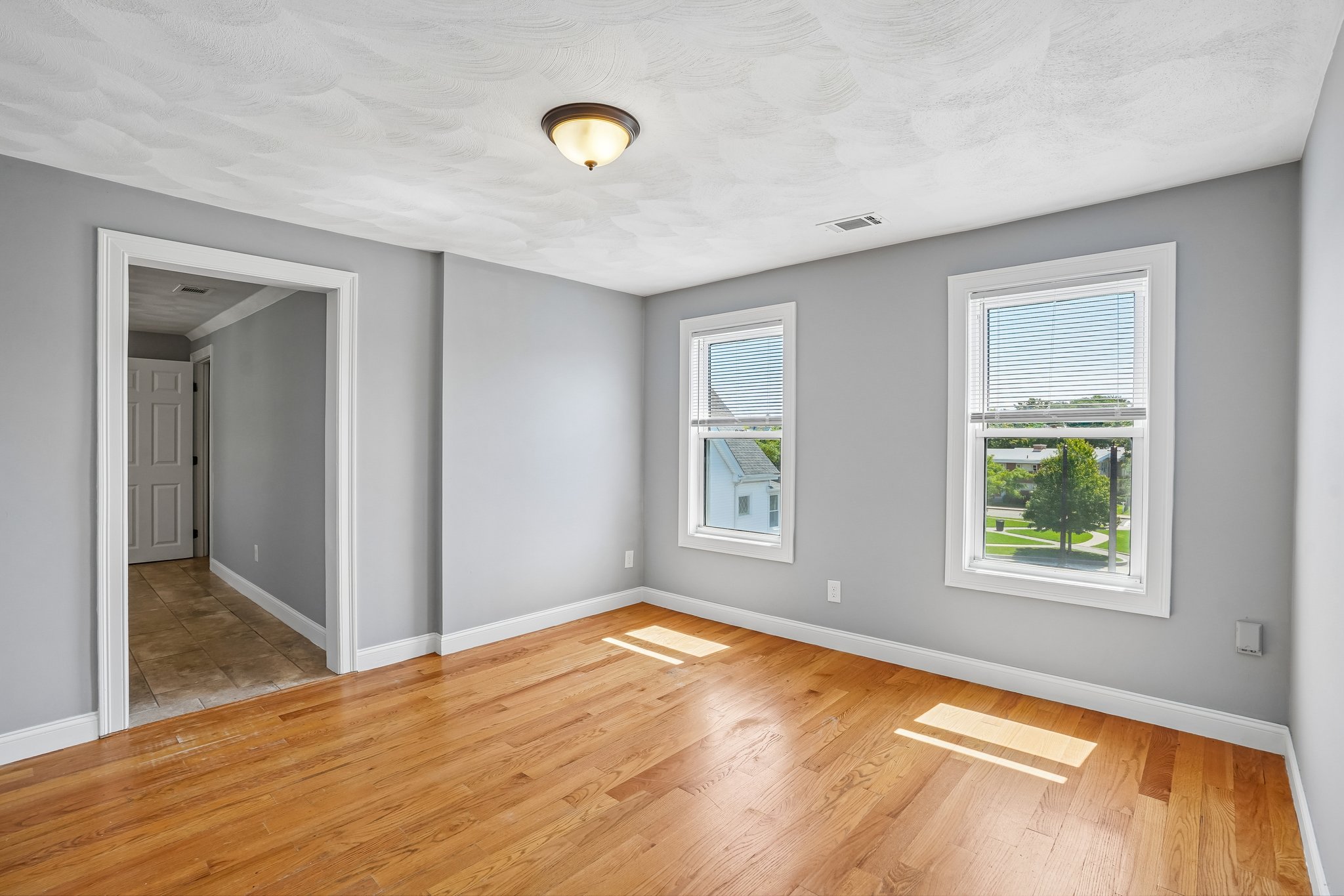 Porter St unit 3-S2807-015.jpg