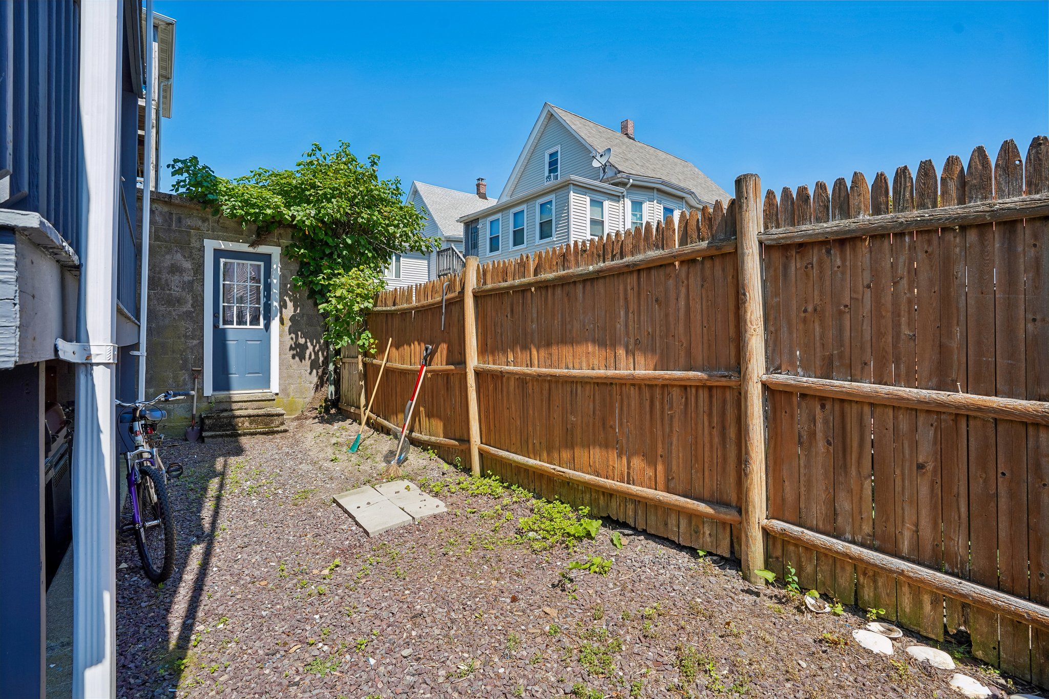 Porter St unit 3-S2807-021.jpg