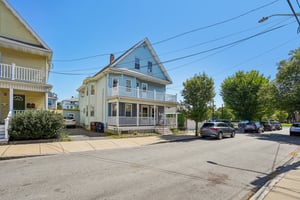 Porter St unit 3-S2807-003.jpg