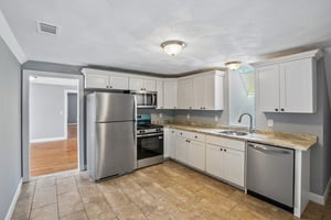 Porter St unit 3-S2807-011.jpg