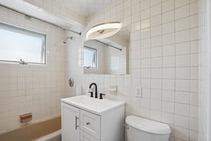 Porter St unit 3-S2807-014.jpg