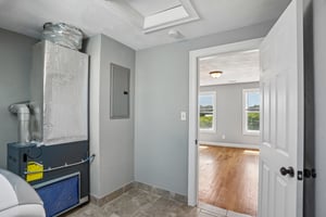 Porter St unit 3-S2807-018.jpg