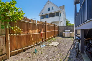 Porter St unit 3-S2807-022.jpg