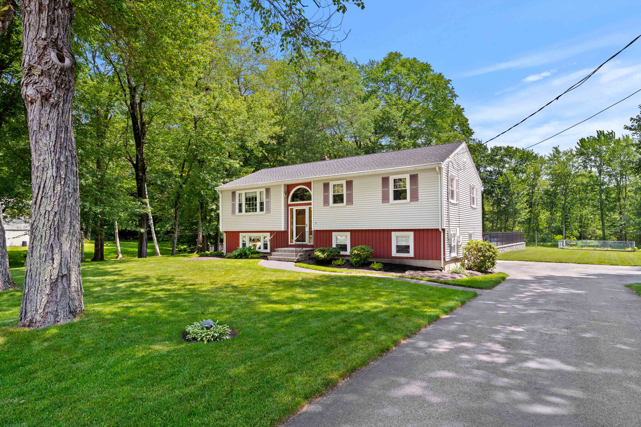 9 Quaker St, Newton, NH 03858, USA