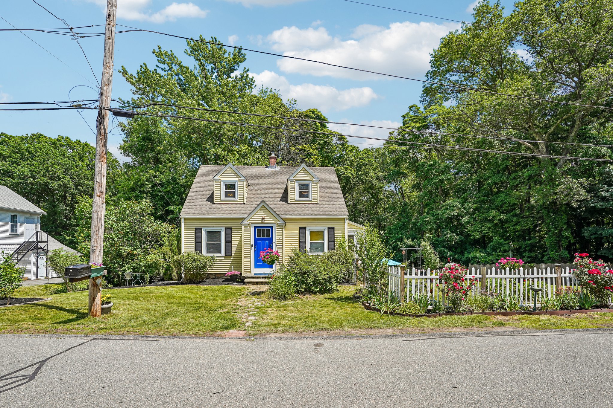 Raymond St-S1806-002.jpg
