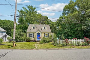 Raymond St-S1806-002.jpg