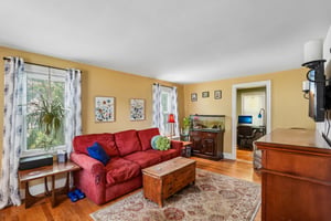 Raymond St-S1806-004.jpg