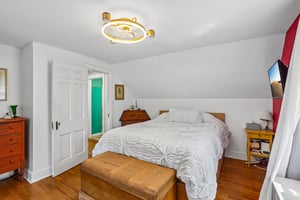 Raymond St-S1806-019.jpg