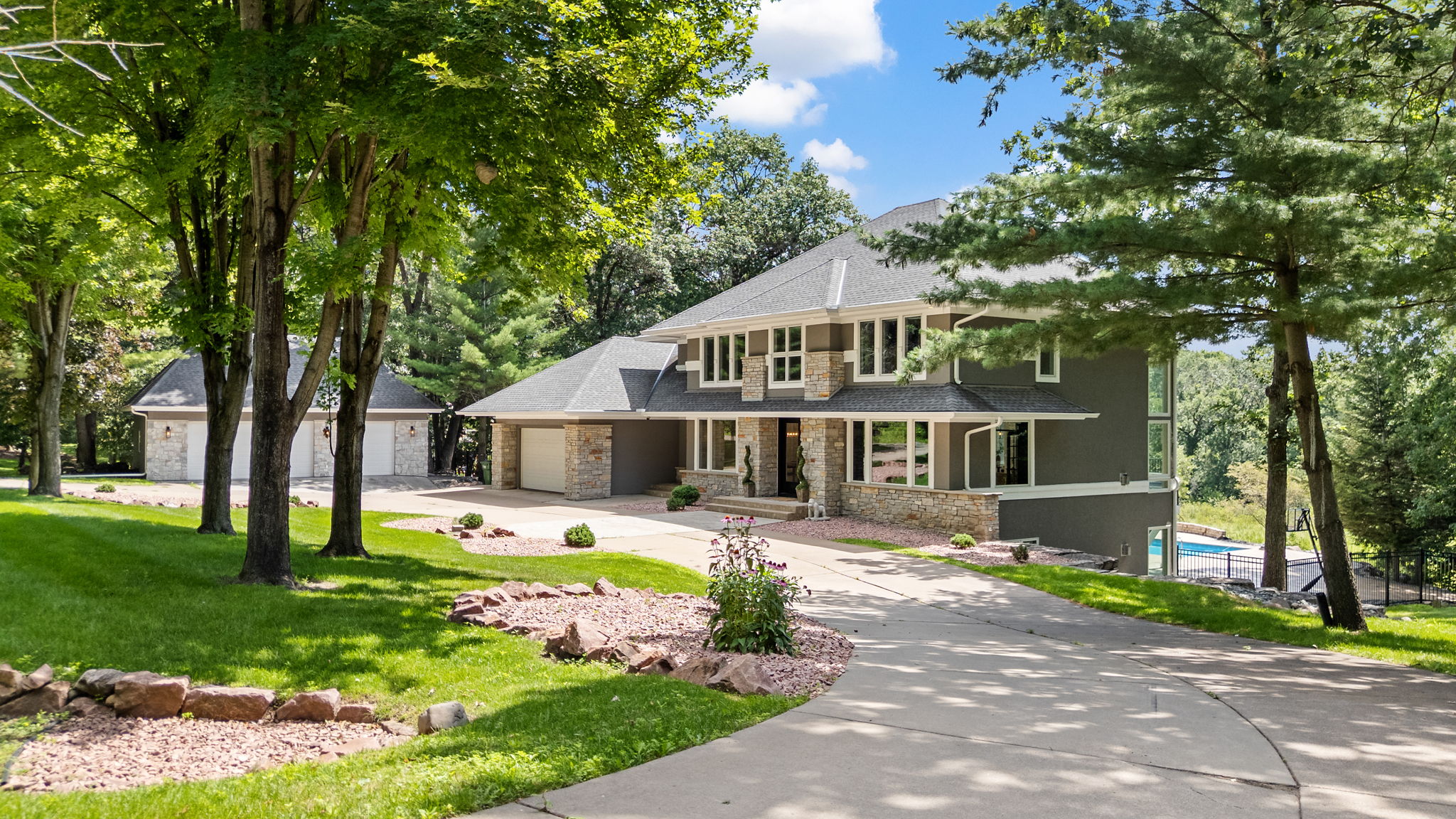 9 Red Forest Way