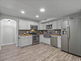 9 Shadowbrook Ln unit 7 Milford MA 36