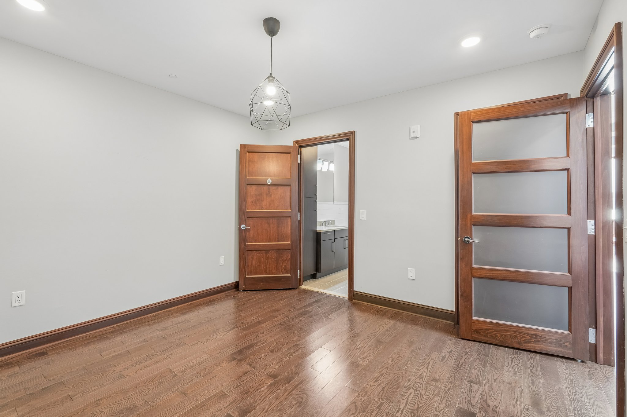 Somerset Ln 209-S2110-019.jpg