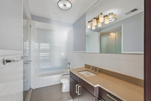 Somerset Ln 209-S2110-027.jpg