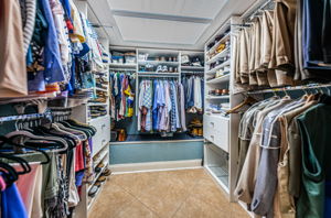 Master Bedroom Walk-in Closet-2