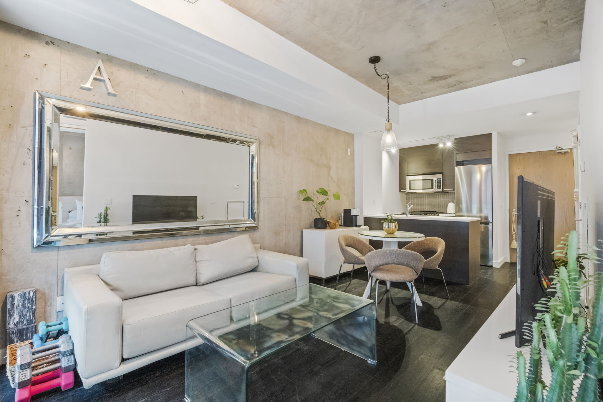 90 Broadview Ave Unit 414 Toronto, ON M4M