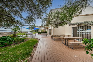 23-Clubhouse Deck