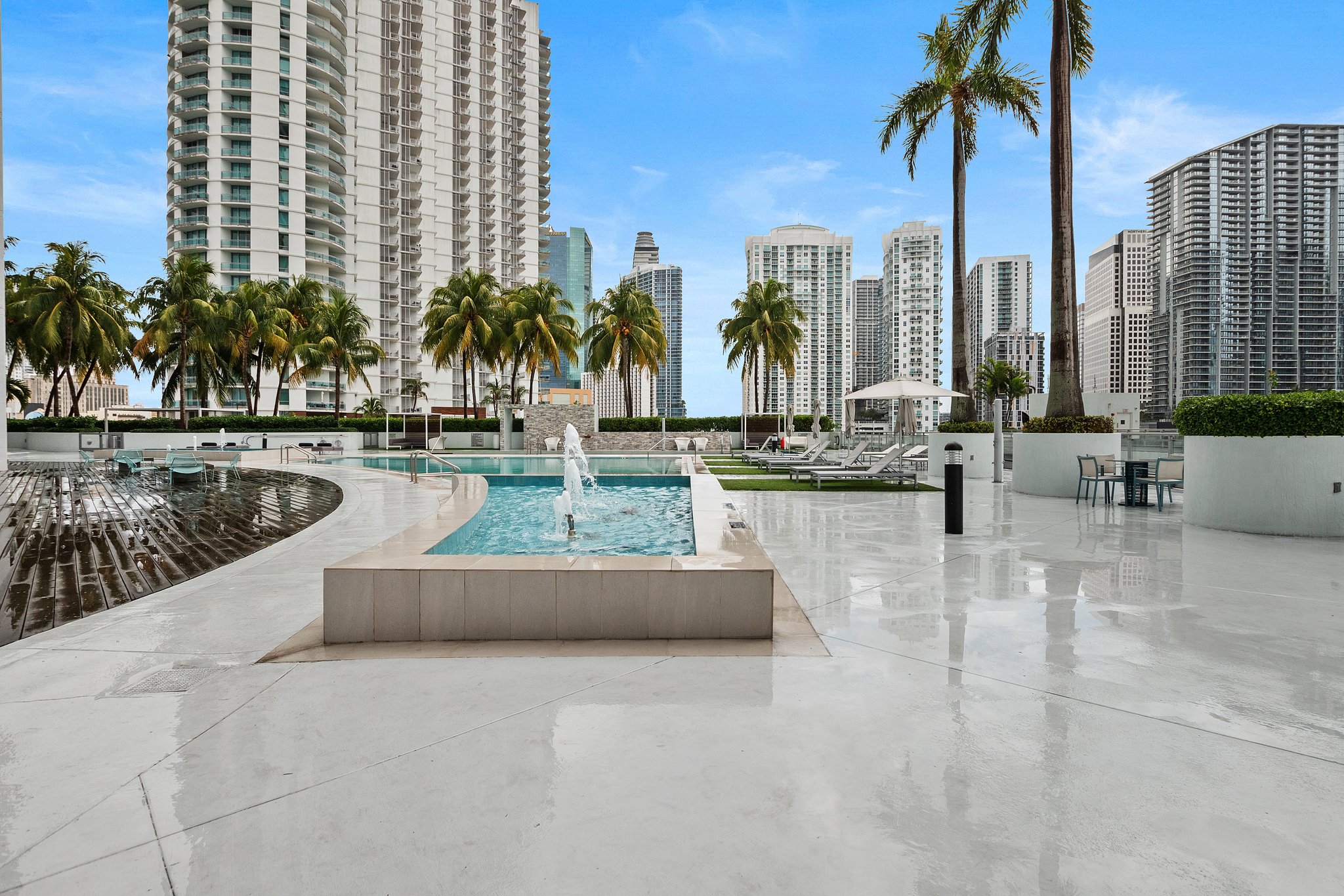 Building - Outdoor Pool