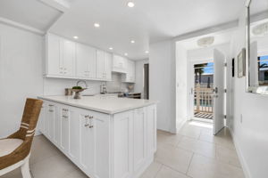 Breakfast Bar - Kitchen