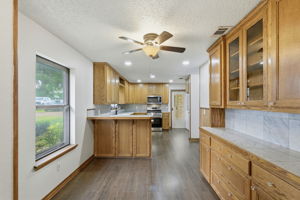 Kitchen/Breakfast Area