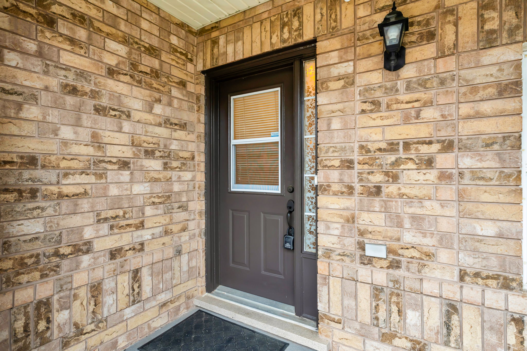 Front Porch/Entrance